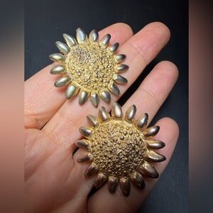 Vintage Gold Tone Sunflower Clip-On Earrings